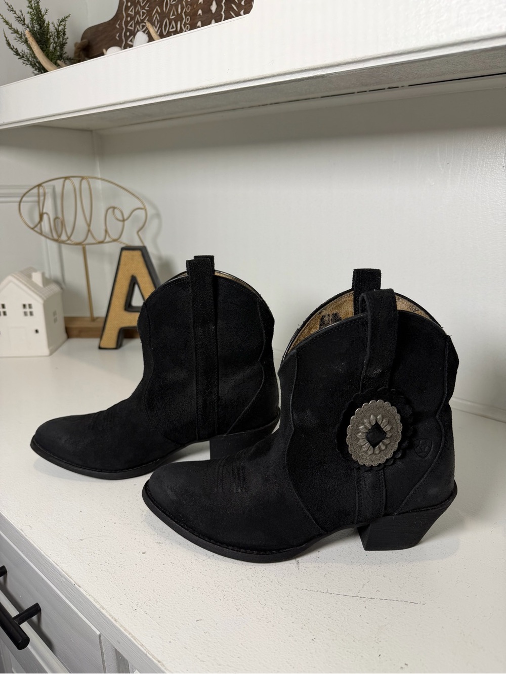 Ariat Womens 8B Black Leather Western Ankle Cowboy Boots Concho Booties